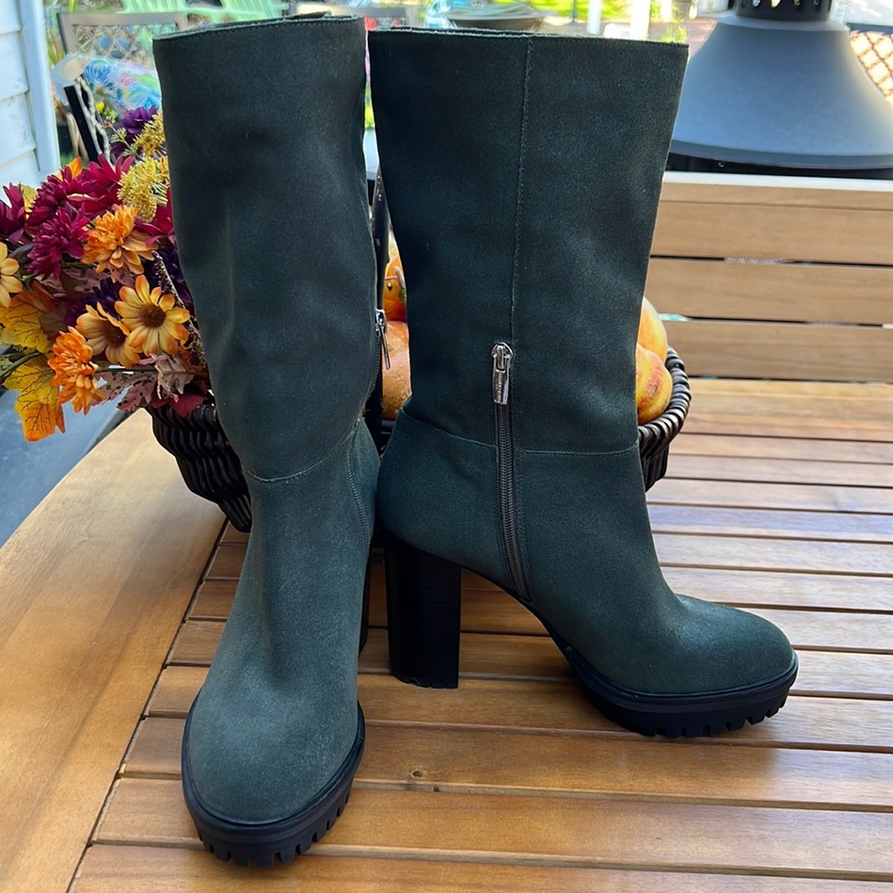 NWOT Vince Camuto Eshitana size 9